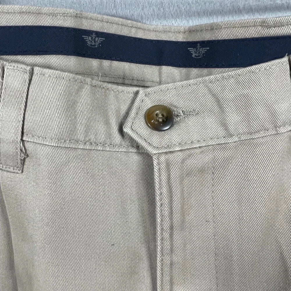Dockers Mens W33 L32 Pleated Front Khaki Chino Pants Classic Fit